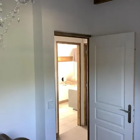 Le Petite Barn *